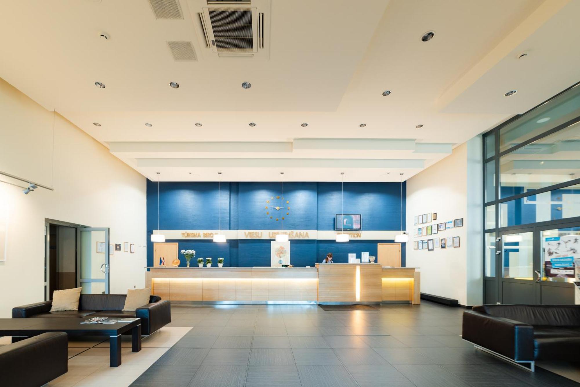 拉果拉公园酒店 陶格夫匹尔斯 外观 照片
