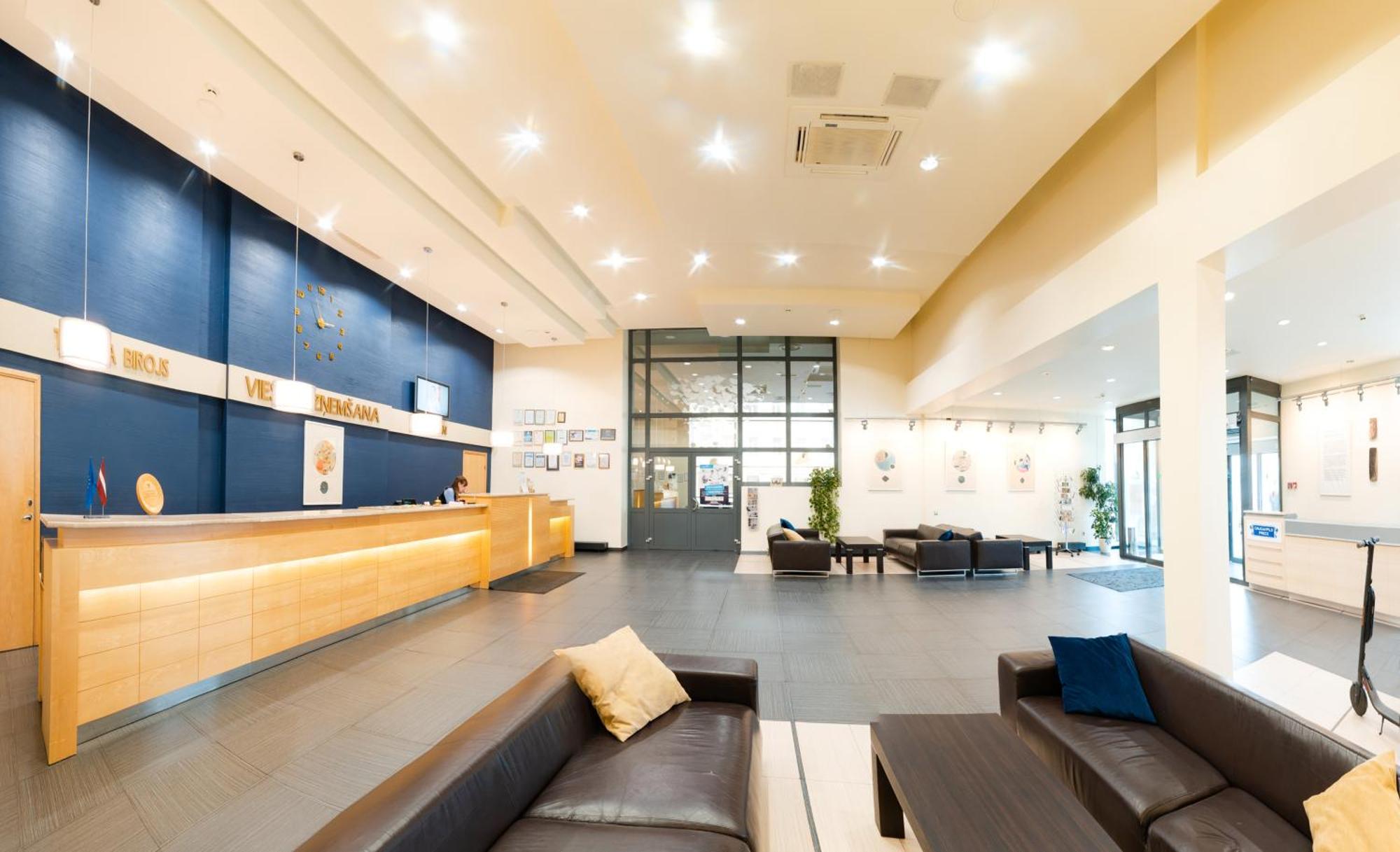 拉果拉公园酒店 陶格夫匹尔斯 外观 照片