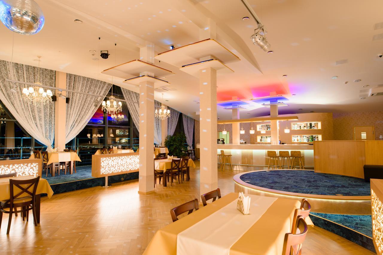 拉果拉公园酒店 陶格夫匹尔斯 外观 照片