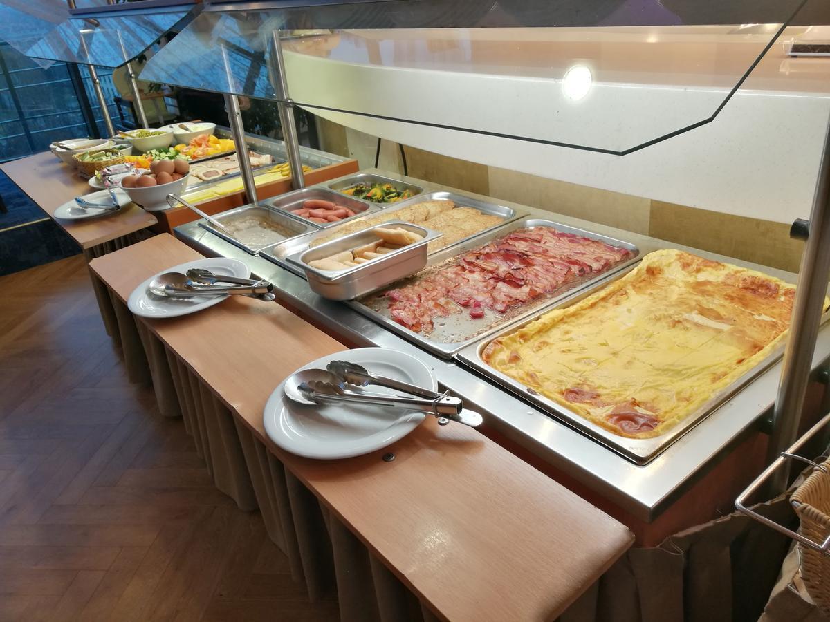 拉果拉公园酒店 陶格夫匹尔斯 外观 照片