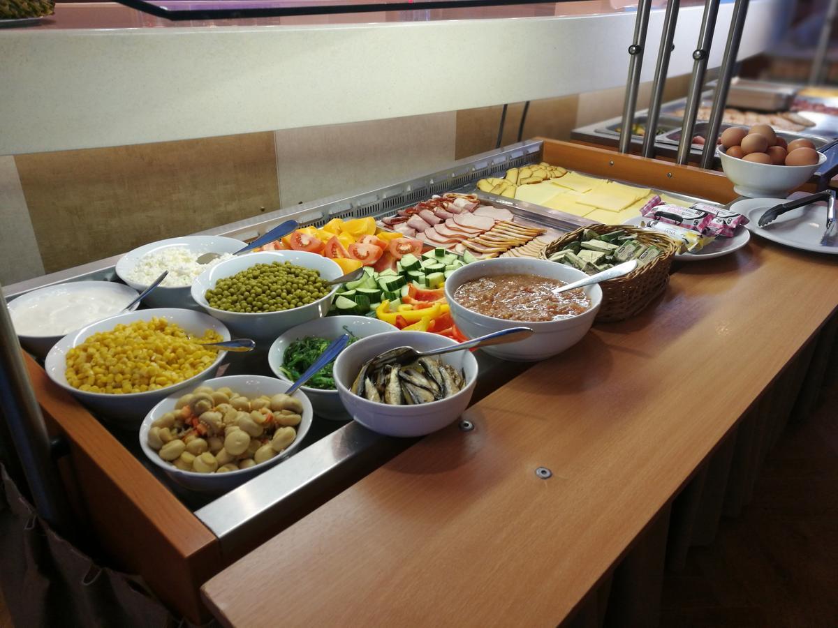 拉果拉公园酒店 陶格夫匹尔斯 外观 照片